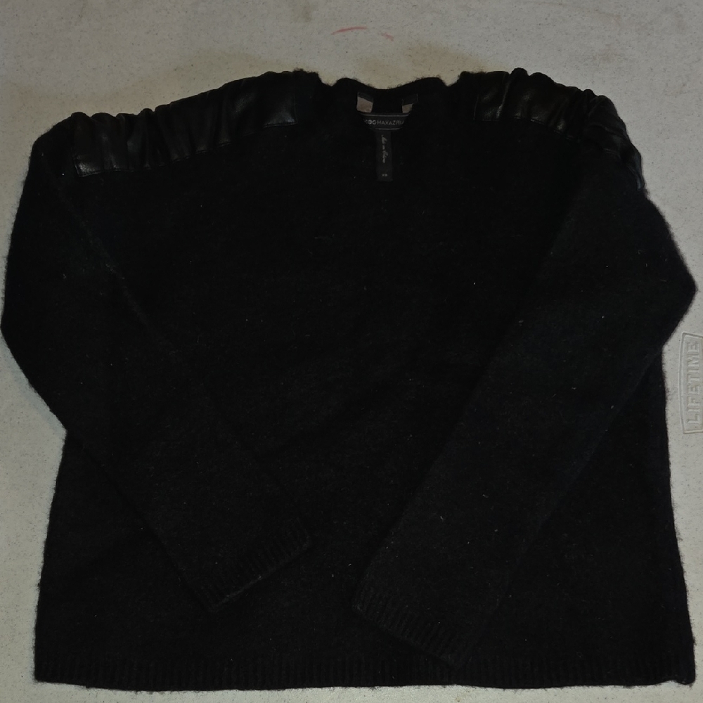 Bcbg Maxazria Wool Sweater Euc - image 1